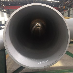 Pipe for fluid transport